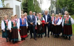 Fotorelacja z XXIII Powiatowego Przeglądu Zespołów Folklorystycznych i Solistów (13)