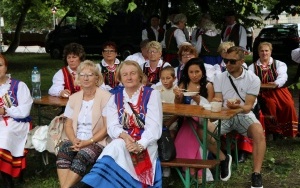 Fotorelacja z XXIII Powiatowego Przeglądu Zespołów Folklorystycznych i Solistów (6)