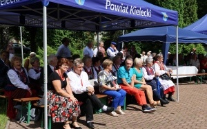 Fotorelacja z XXIII Powiatowego Przeglądu Zespołów Folklorystycznych i Solistów (7)