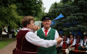 Fotorelacja z XXIII Powiatowego Przeglądu Zespołów Folklorystycznych i Solistów (8)