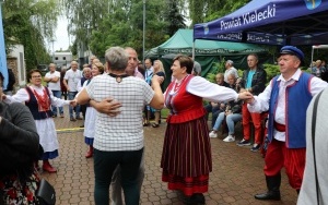 Udana zabawa w Chmielniku (2)