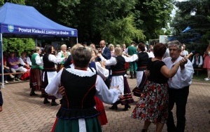 Udana zabawa w Chmielniku (3)