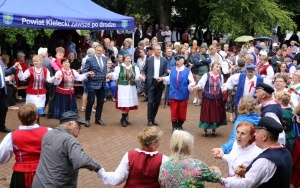 Udana zabawa w Chmielniku (6)