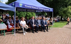 Udana zabawa w Chmielniku (1)