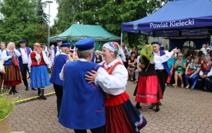 Udana zabawa w Chmielniku (17)