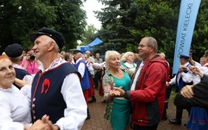 Udana zabawa w Chmielniku (17)