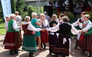 Udana zabawa w Chmielniku (5)