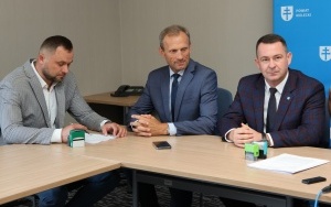 Remonty dróg w Piekoszowie i Daleszycach (1)