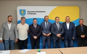 Remonty dróg w Piekoszowie i Daleszycach (12)