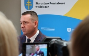 Remonty dróg w Piekoszowie i Daleszycach (13)