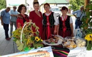 Regionalne potrawy na dożynkach powiatowych w Rakowie (6)