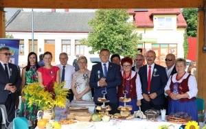 Regionalne potrawy na dożynkach powiatowych w Rakowie (13)