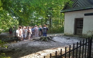 Wycieczka seniorów - mała pętla świętokrzyska wokół Łysogór  (6)