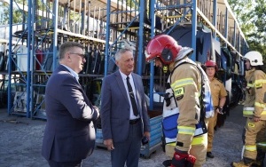 Pożar hali w Nowinach (2)