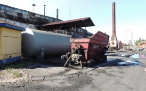 Pożar hali w Nowinach (1)