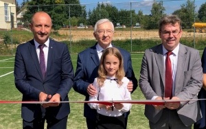 Nowa sala gimnastyczna i kompleks boisk w Pierzchnicy (1)