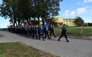 Otwarcie nowej remizy- świetlicy w Makoszynie oraz przekazanie sztandaru dla strażaków (3)
