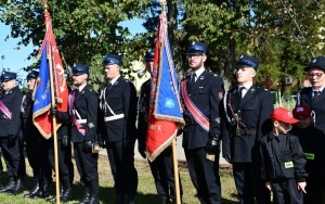 Otwarcie nowej remizy- świetlicy w Makoszynie oraz przekazanie sztandaru dla strażaków (12)