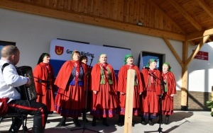 Otwarcie nowej remizy- świetlicy w Makoszynie oraz przekazanie sztandaru dla strażaków (6)