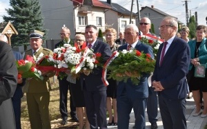 Odsłonięcie Pomnika Martyrologii Lokalnej w Jeziorku (7)