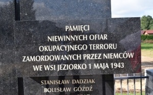 Odsłonięcie Pomnika Martyrologii Lokalnej w Jeziorku (2)
