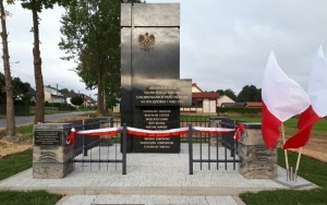 Odsłonięcie Pomnika Martyrologii Lokalnej w Jeziorku (4)