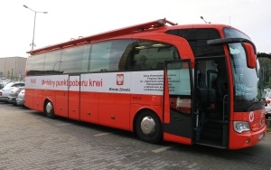 Akcja honorowego krwiodawstwa przed starostwem (1)