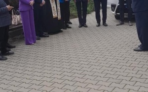 Nowy samochód dla podopiecznych Domu Seniora w Pierzchnicy  (1)