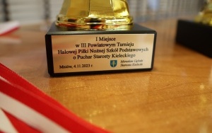  III Powiatowy Turniej Halowej Piłki Nożnej o Puchar Starosty Kieleckiego  (3)