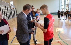  III Powiatowy Turniej Halowej Piłki Nożnej o Puchar Starosty Kieleckiego  (7)