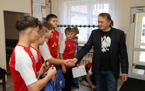  III Powiatowy Turniej Halowej Piłki Nożnej o Puchar Starosty Kieleckiego  (9)