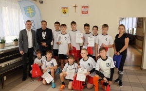  III Powiatowy Turniej Halowej Piłki Nożnej o Puchar Starosty Kieleckiego  (2)