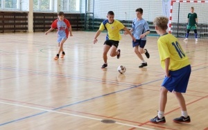  III Powiatowy Turniej Halowej Piłki Nożnej o Puchar Starosty Kieleckiego  (4)