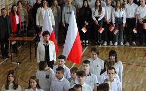 PZS w Chęcinach-„Szkoła do hymnu” (5)