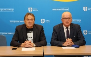 Podpisanie umów z przedsiębiorcami na miejsca pracy dla niepełnosprawnych (1)