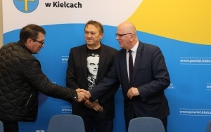 Podpisanie umów z przedsiębiorcami na miejsca pracy dla niepełnosprawnych (5)