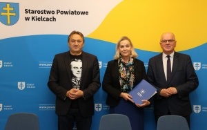 Podpisanie umów z przedsiębiorcami na miejsca pracy dla niepełnosprawnych (10)