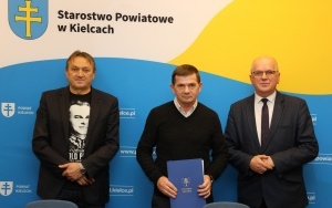 Podpisanie umów z przedsiębiorcami na miejsca pracy dla niepełnosprawnych (18)