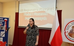 VII REGIONALNY PRZEGLĄD PIEŚNI I PIOSENKI PATRIOTYCZNEJ - Chęciny 2023 (18)