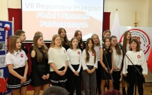VII REGIONALNY PRZEGLĄD PIEŚNI I PIOSENKI PATRIOTYCZNEJ - Chęciny 2023 (4)
