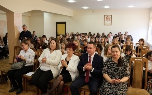 VII REGIONALNY PRZEGLĄD PIEŚNI I PIOSENKI PATRIOTYCZNEJ - Chęciny 2023 (11)