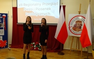 VII REGIONALNY PRZEGLĄD PIEŚNI I PIOSENKI PATRIOTYCZNEJ - Chęciny 2023 (6)