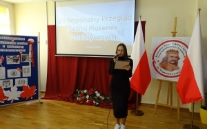VII REGIONALNY PRZEGLĄD PIEŚNI I PIOSENKI PATRIOTYCZNEJ - Chęciny 2023 (9)
