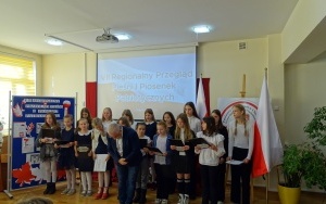 VII REGIONALNY PRZEGLĄD PIEŚNI I PIOSENKI PATRIOTYCZNEJ - Chęciny 2023 (13)