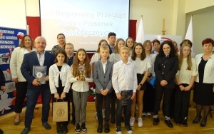 VII REGIONALNY PRZEGLĄD PIEŚNI I PIOSENKI PATRIOTYCZNEJ - Chęciny 2023 (3)