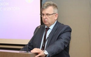 Forum NGO    (4)