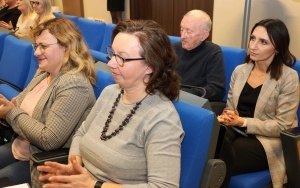 Forum NGO    (4)