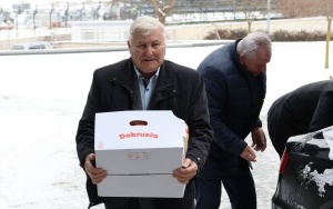 Mieszkańcy Powiatu biorą udział w Paczce dla Rodaka (14)