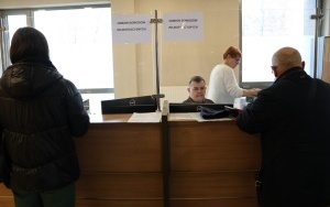 Więcej stanowisk w wydziale komunikacji (8)