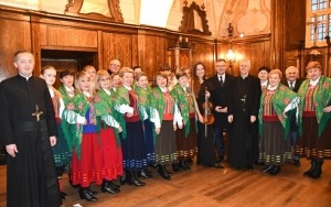 Koncert charytatywny na Świętym Krzyżu (1)